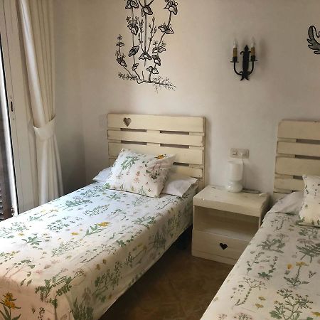 Hostal Parellades Sitges Extérieur photo