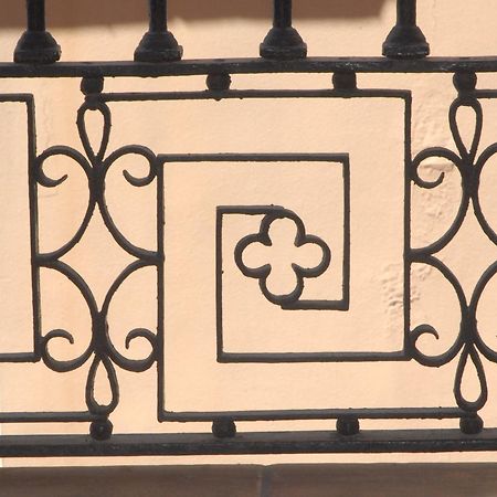 Hostal Parellades Sitges Extérieur photo