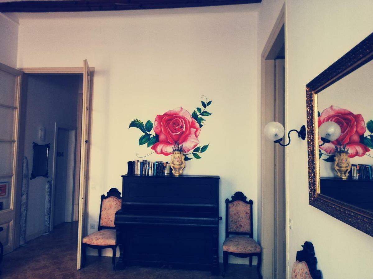 Hostal Parellades Sitges Extérieur photo